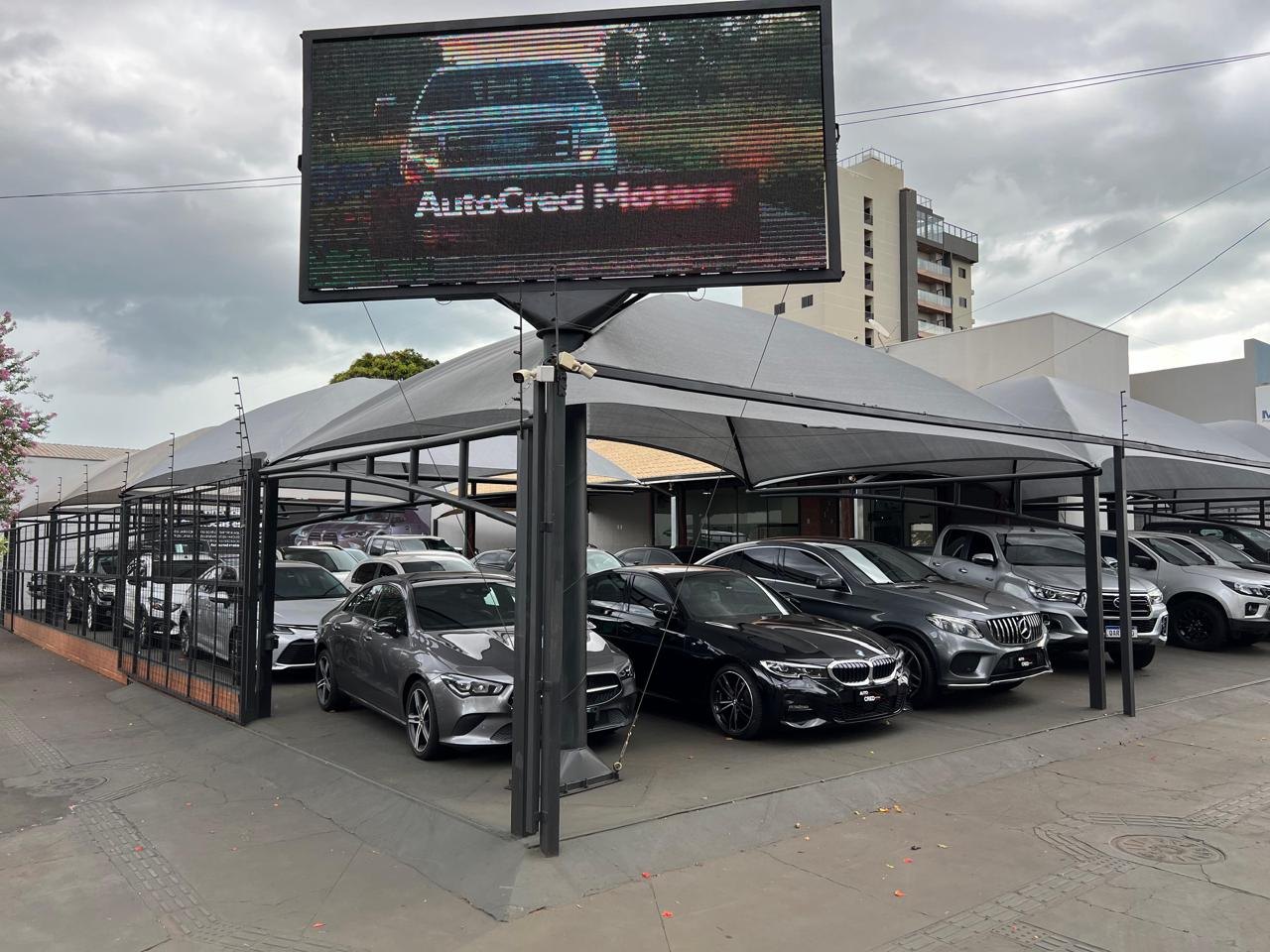 Fachada da Auto Cred Motors na Av. Weimar Gonçalves Torres, 1200, em Dourados